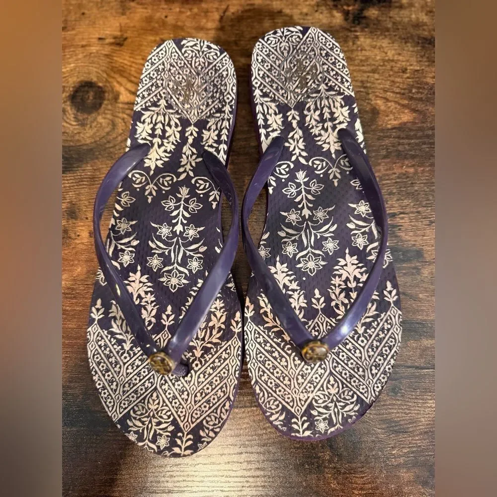 Tory Burch Purple floral‎ flip flops size 9
